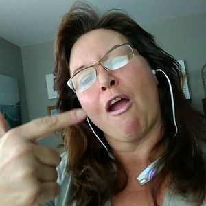 Meet your Posher, Lynette